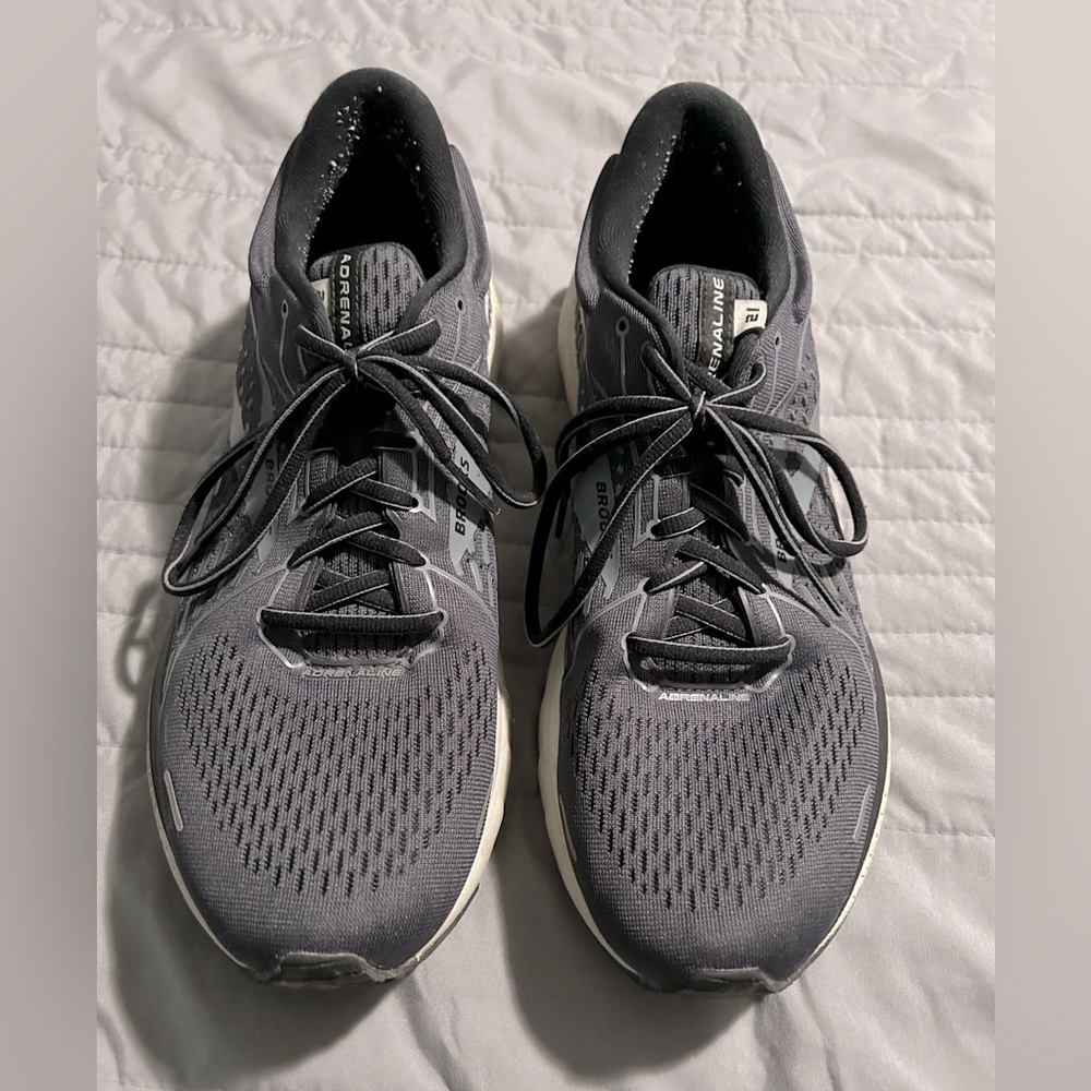 Men’s Brooks Size 11 1/2 Dark Gray